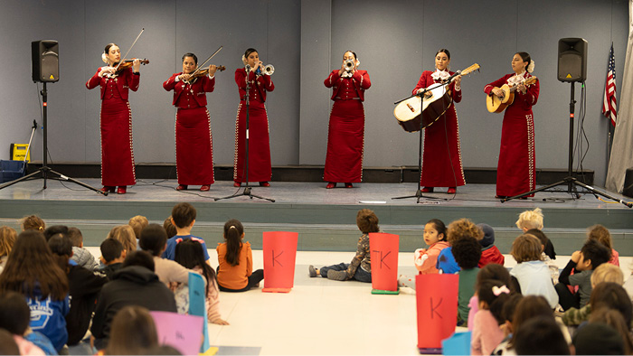 Mariachi Reyna de Los Angeles at El Camino Elementary